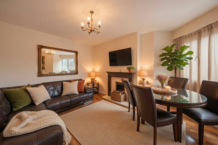 3 Bedroom Flat For Sale In Dorset Road, London, SW8