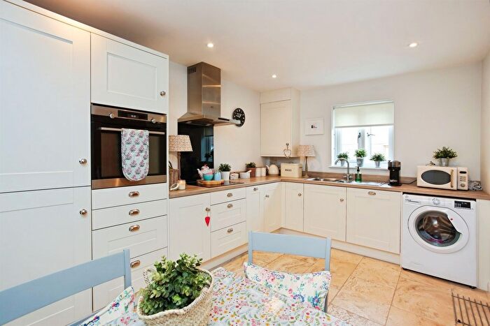 3 Bedroom Semi-detached House For Sale In Coursehorn Mews, Cranbrook, TN17