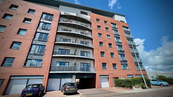 2 Bedroom Flat For Sale In Gourlay Yard, Dundee, DD1