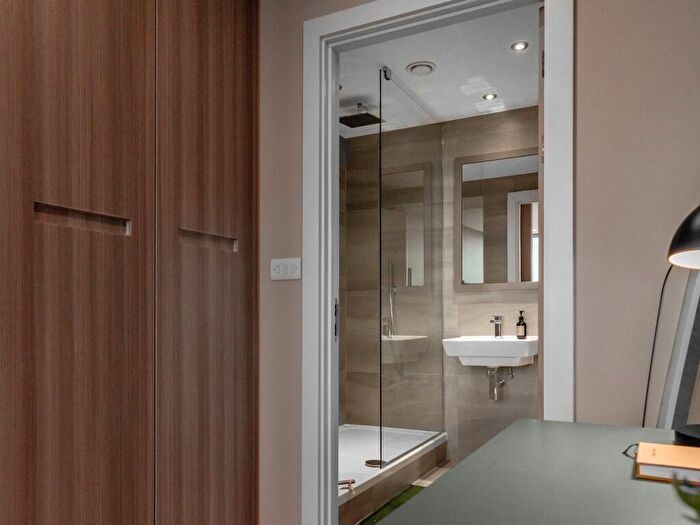 2 Bedroom Apartment To Rent In The Mercian, Broad Street, B15