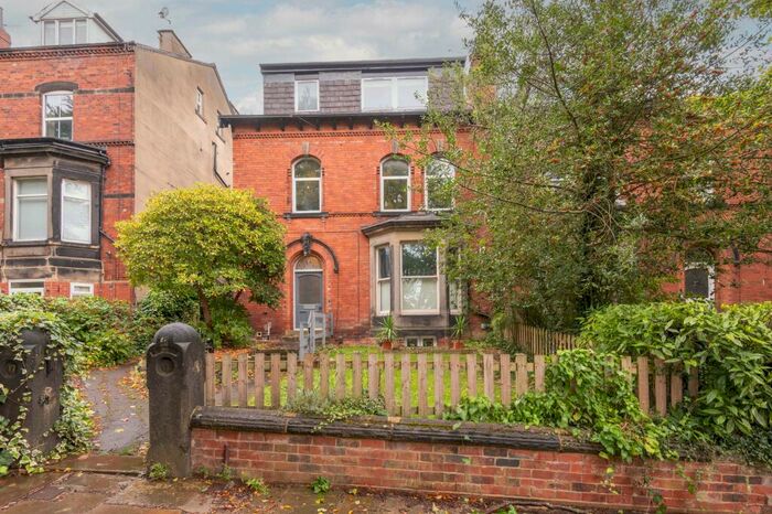 4 Bedroom Triplex To Rent In Bainbrigge Road, Headingley, Leeds, LS6