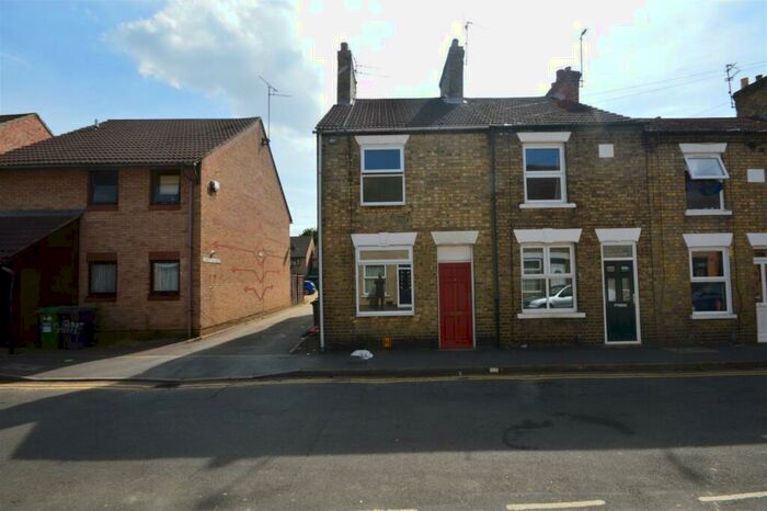 3 Bedroom End Of Terrace House To Rent In Cavendish Street Eastfield, PE1