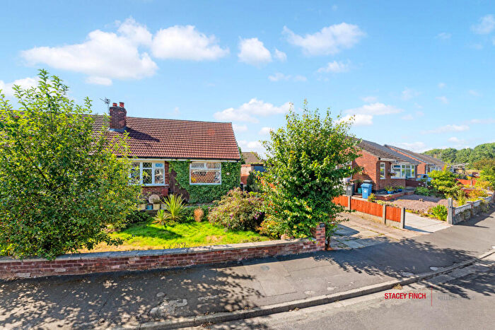 3 Bedroom Semi-Detached Bungalow For Sale In Sunningdale Drive, Salford, M44