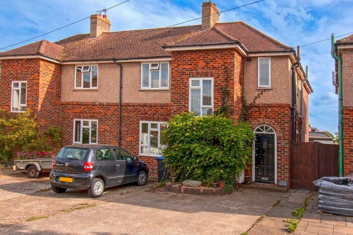 3 Bedroom Semi-Detached House To Rent In Park Way Close, Southwick, BN42