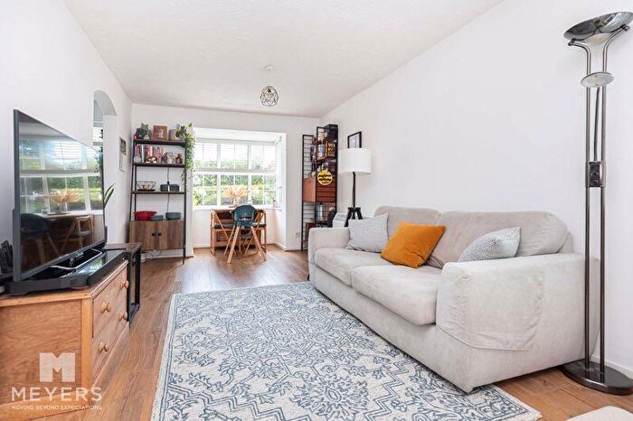 2 Bedroom Flat For Sale In Wentworth Drive, Christchurch, BH23