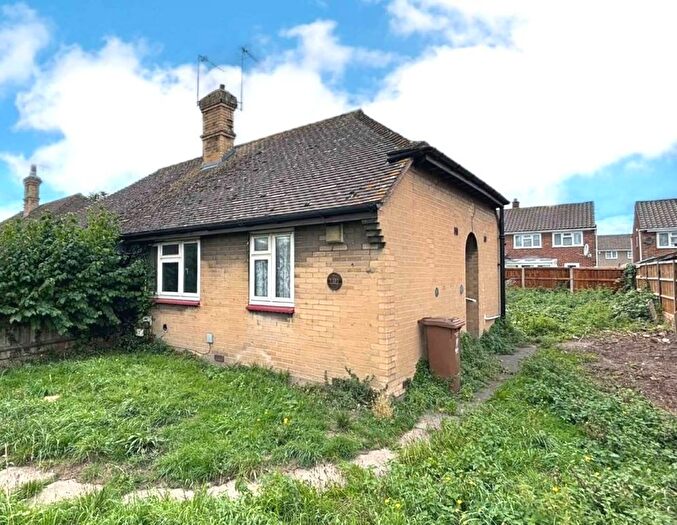 2 Bedroom Semi Detached Bungalow For Sale In Maiden Lane, Crayford, Dartford, DA1