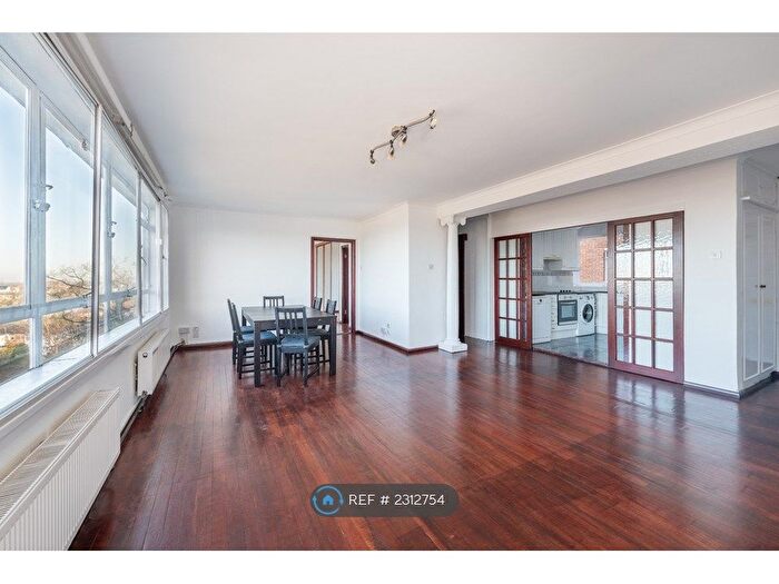 2 Bedroom Flat To Rent In Glenhurst Court, London, SE19