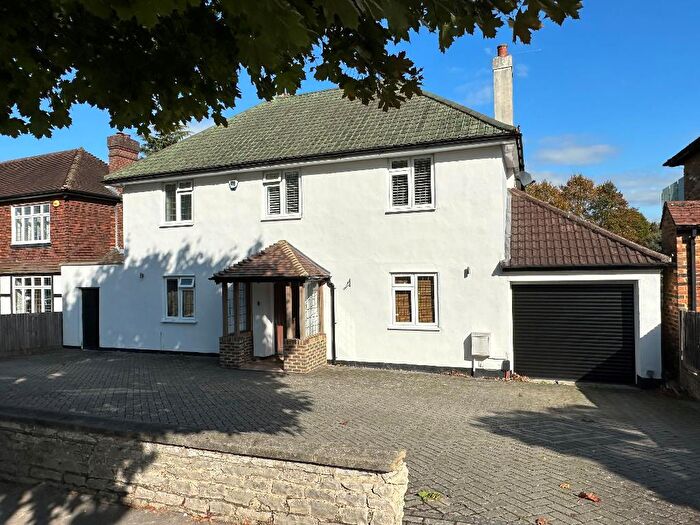 4 Bedroom Detached House For Sale In Manor Way, South Croydon, CR2