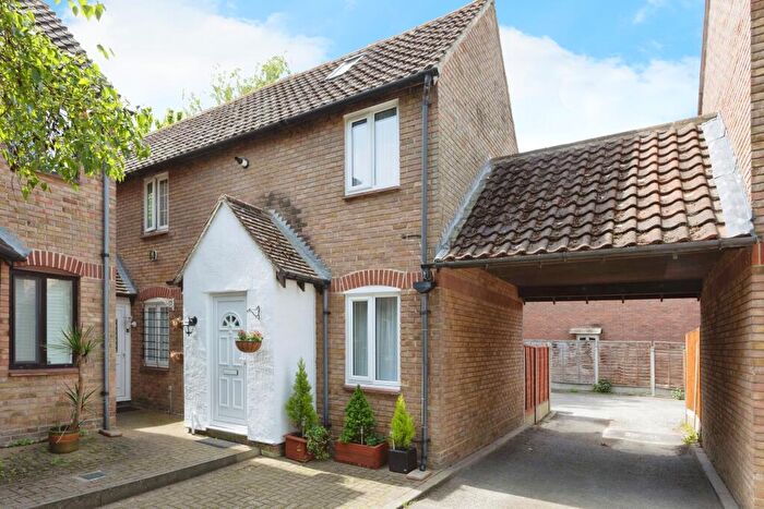 1 Bedroom Semi Detached House For Sale In Alestan Beck Road, London, E16