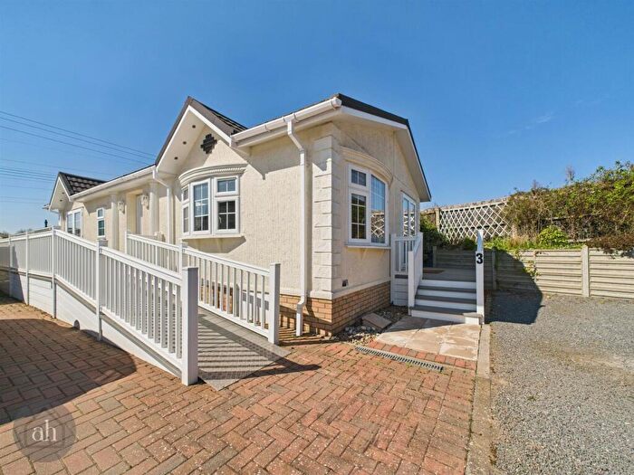 2 Bedroom Park Home For Sale In Rushbrooke Lane, Bury St. Edmunds, IP33