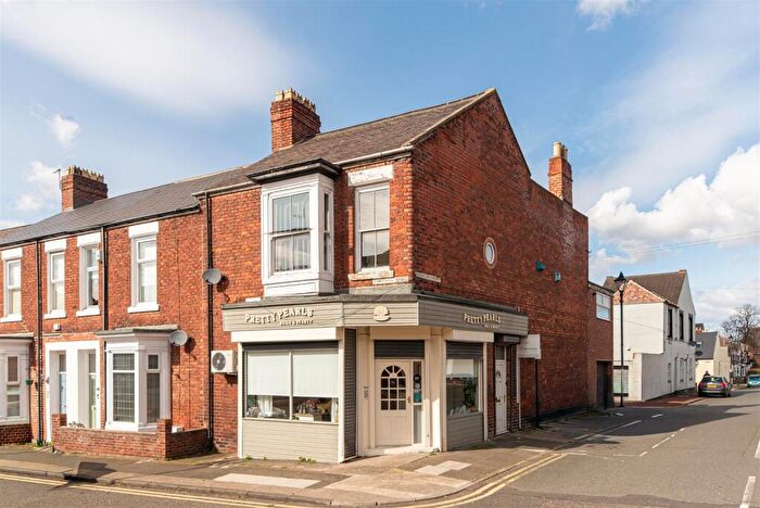 2 Bedroom Flat For Sale In Tunstall Vale, Sunderland, Tyne And Wear, SR2