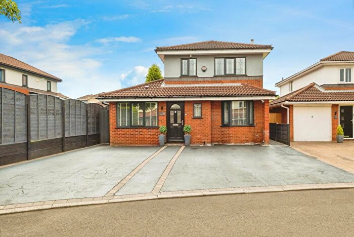 4 Bedroom Detached House For Sale In Minster Close, SK16