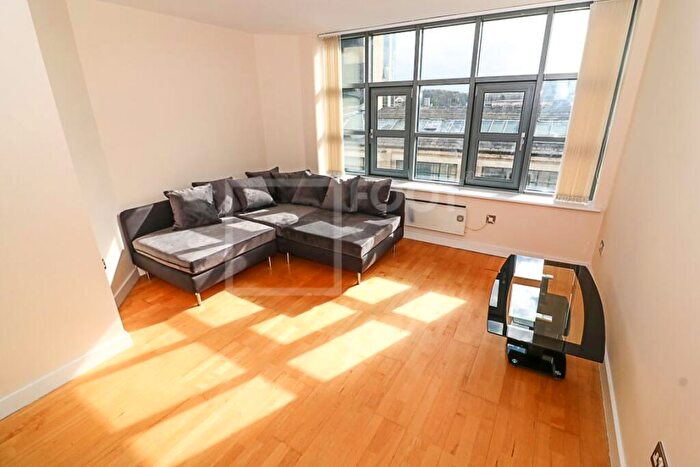 2 Bedroom Apartment To Rent In Merchants Court, Bradford, BD1