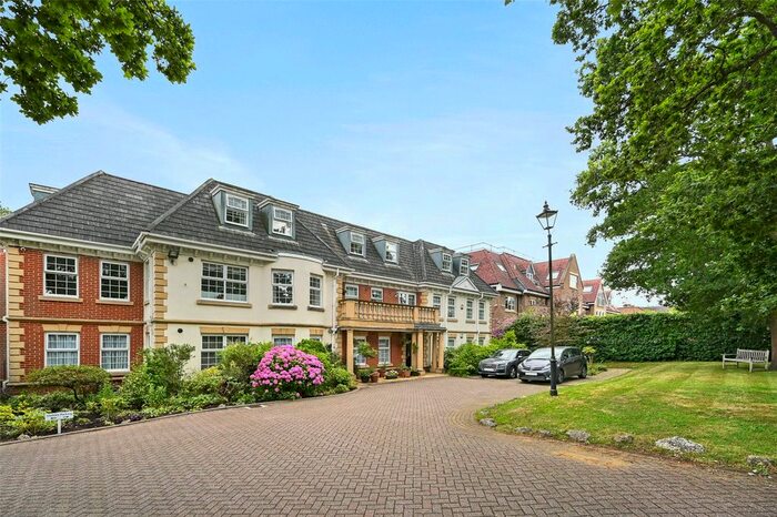 2 Bedroom Flat To Rent In Ducks Hill Road, Northwood, Middlesex, HA6