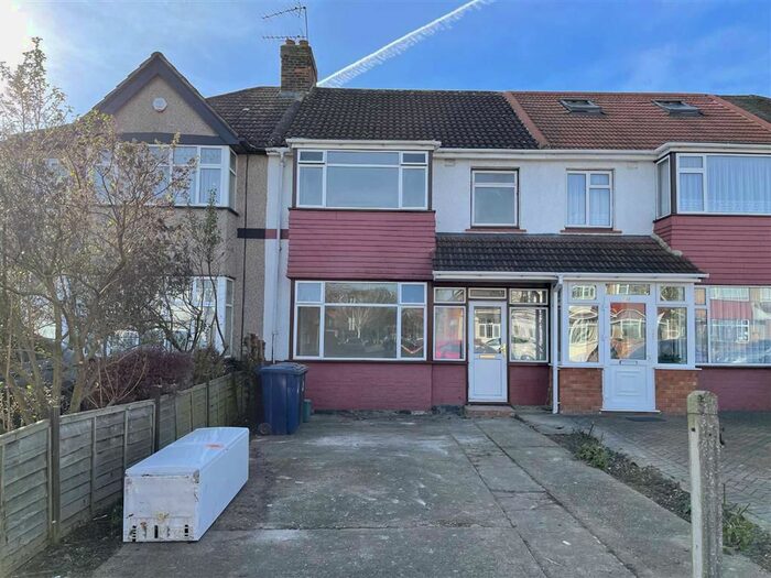 3 Bedroom Terraced House To Rent In Kings Avenue, Greenford UB6