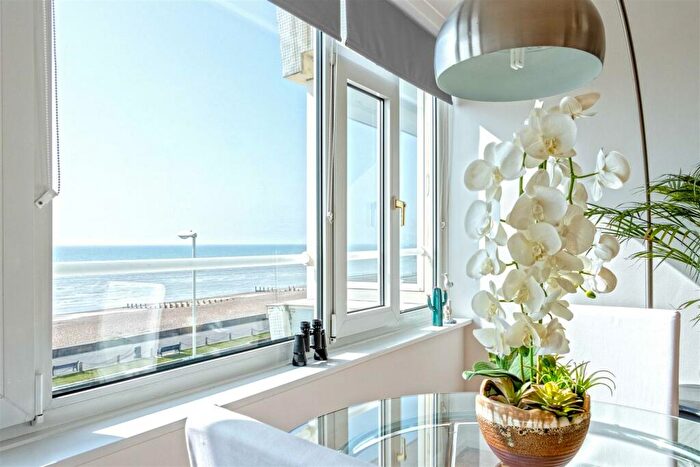 1 Bedroom Flat To Rent In Marine Point, West Parade, Worthing, BN11