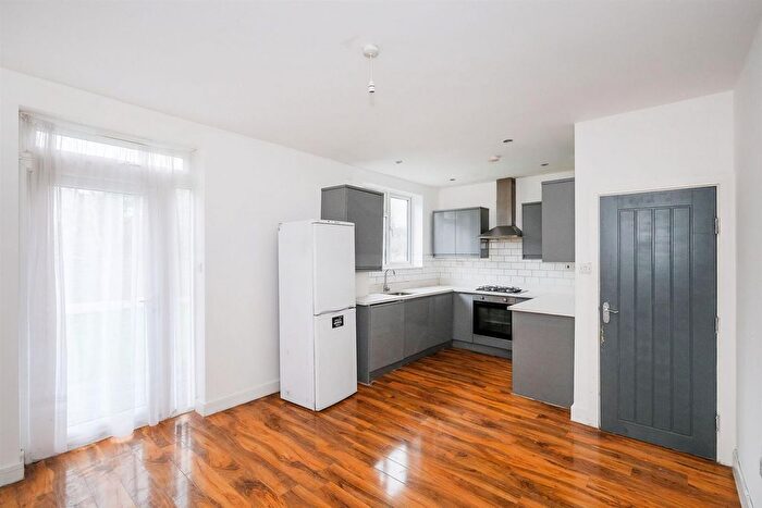 3 Bedroom Terraced House For Sale In Cavendish Drive, London, E11