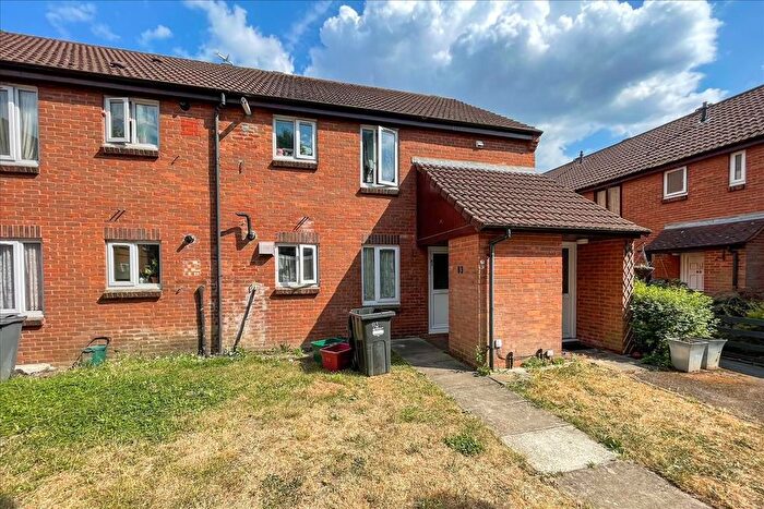 2 Bedroom Flat For Sale In Nene Gardens, Hanworth, Middlesex, TW13