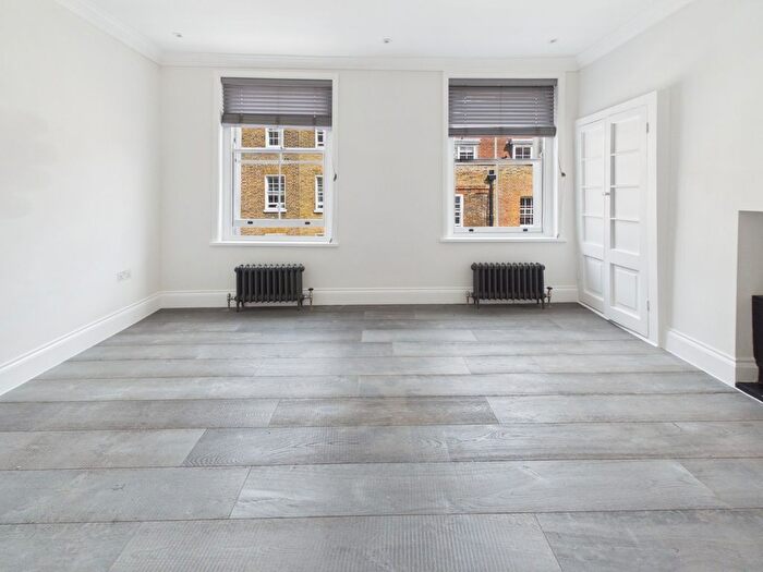 1 Bedroom Flat To Rent In Monmouth Street, Covent Garden, WC2H