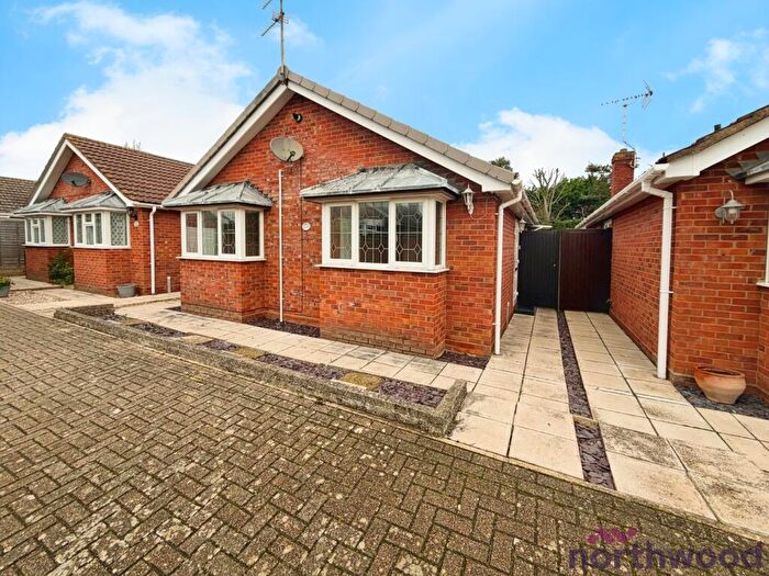 2 Bedroom Detached Bungalow To Rent In Gorse Lane, Clacton-On-Sea, CO15