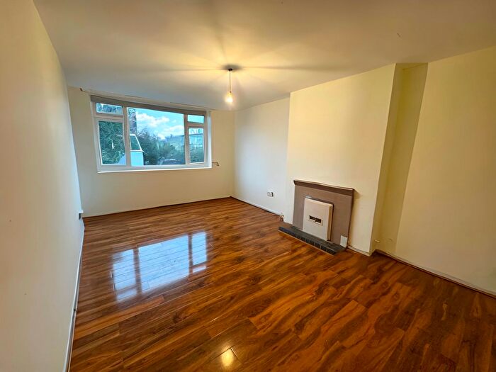 4 Bedroom Maisonette To Rent In Patmore Estate, Battersea Power Station, London, SW8