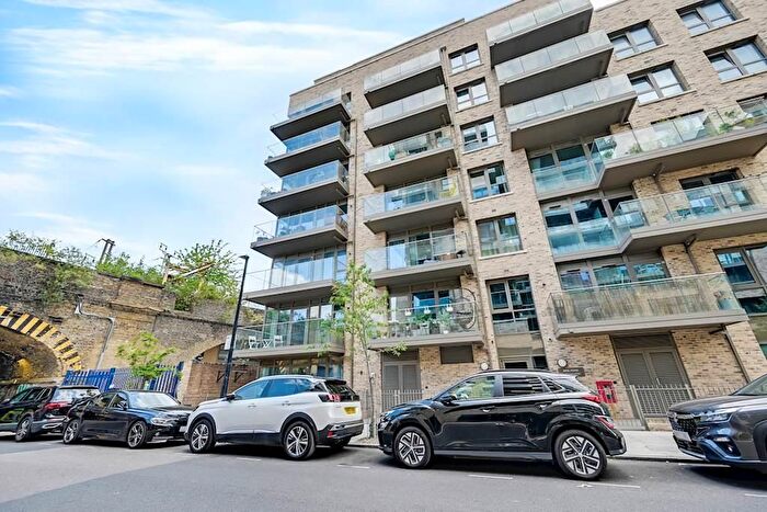 2 Bedroom Flat For Sale In Hemming Street, London, E1