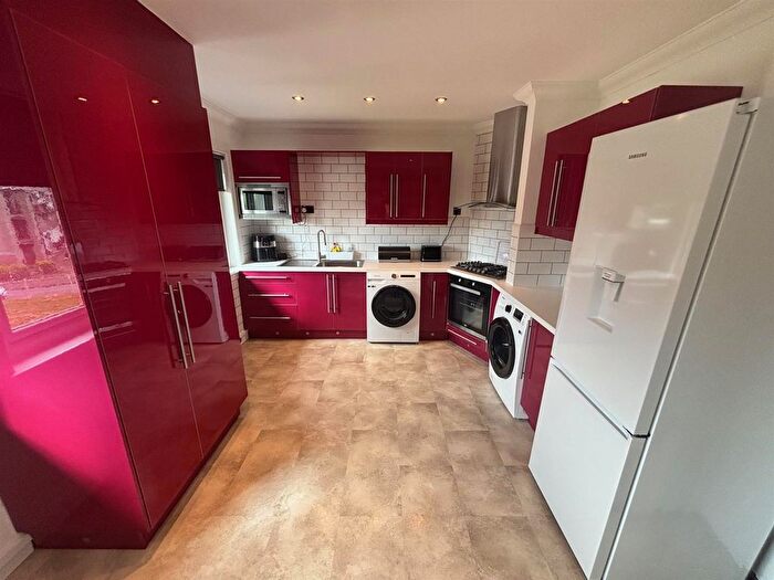 3 Bedroom Flat To Rent In Rockburn Crescent, Bellshill, ML4