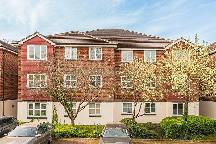 2 Bedroom Flat To Rent In Draymans Way, Isleworth, TW7