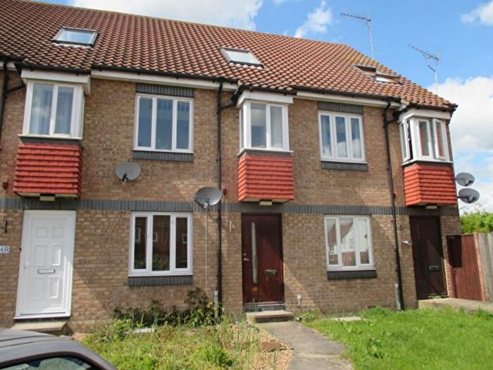 1 Bedroom Flat To Rent In Bartholomew Drive, Harold Wood, RM3