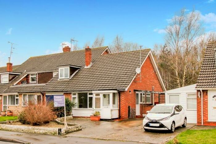 2 Bedroom Detached Bungalow To Rent In Farm Road, Abingdon, OX14