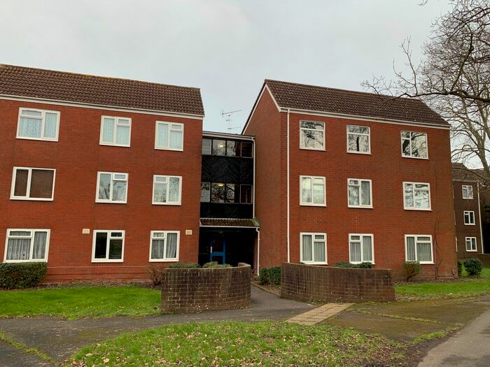 2 Bedroom Flat To Rent In Orangegrove, Gosport PO13