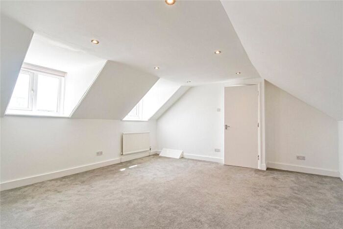 2 Bedroom Apartment For Sale In London Road, Newbury, Berkshire, RG14