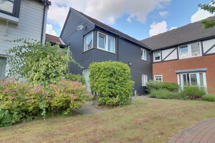 1 Bedroom Retirement Property For Sale In Orchard Lea, High Wych Road, Sawbridgeworth, CM21