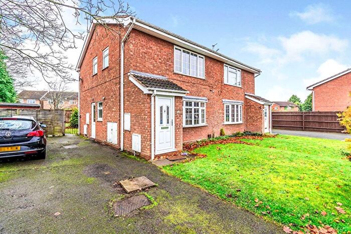 1 Bedroom Flat For Sale In Worcester Grove, Perton, Wolverhampton, Staffordshire, WV6