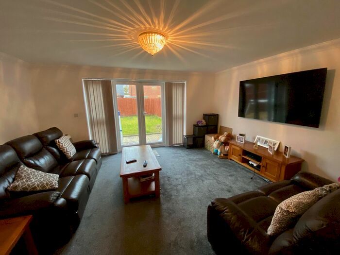 3 Bedroom Property To Rent In Windsurfing Place, Hayling Island PO11