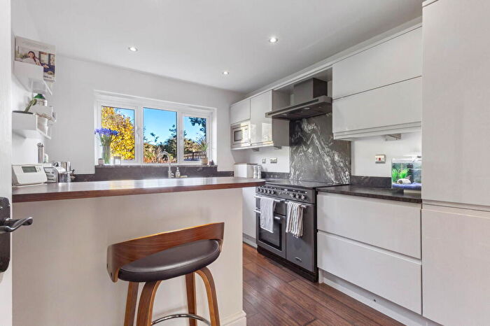4 Bedroom Detached House For Sale In Sycamore Avenue, Eggborough, Goole, DN14