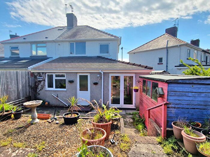3 Bedroom Semi-Detached House For Sale In Poplar Crescent, Porthcawl, CF36