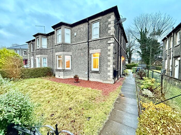 2 Bedroom Flat To Rent In Lennox Road, Dumbarton, G82