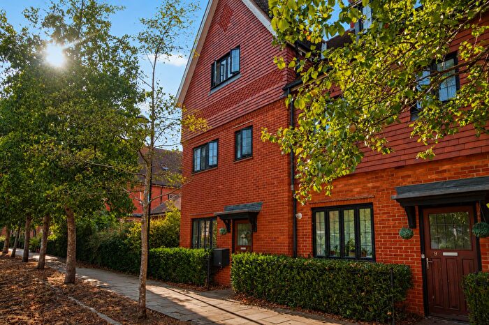 5 Bedroom End Of Terrace House For Sale In Clickers Drive, Northampton, NN5