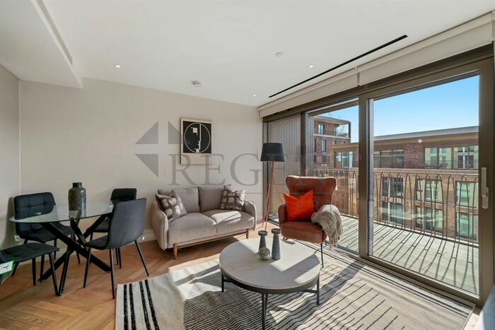 2 Bedroom Flat To Rent In Saxon House, Parkland Walk, SW6