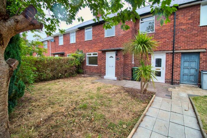 3 Bedroom Terraced House To Rent In Oakfield Road, CH62