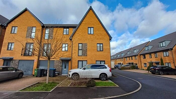 4 Bedroom Town House For Sale In Tala Close, Surbiton, Kingston-Upon-Thames, KT6