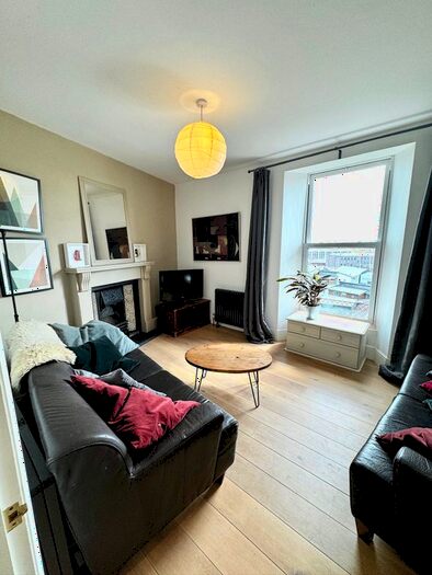 3 Bedroom End Of Terrace House To Rent In Southernhay Avenue, Bristol, BS8