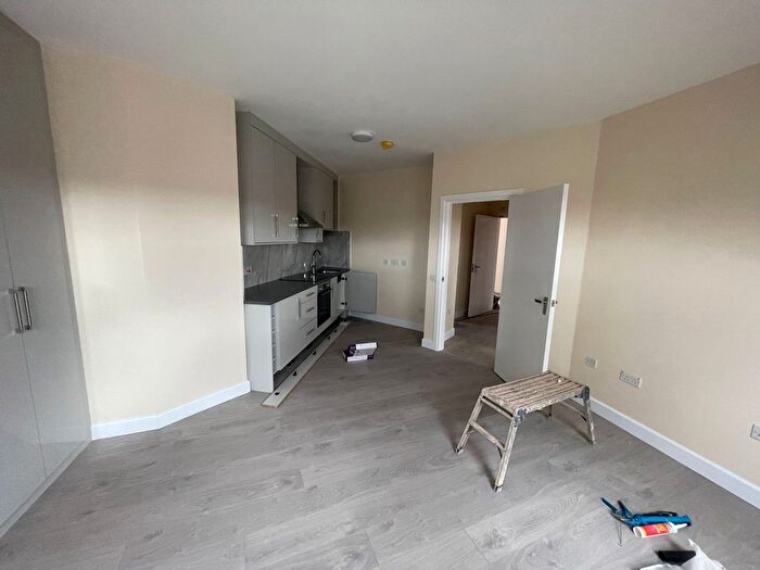 1 Bedroom Flat To Rent In Hertford Road, Enfield, EN3