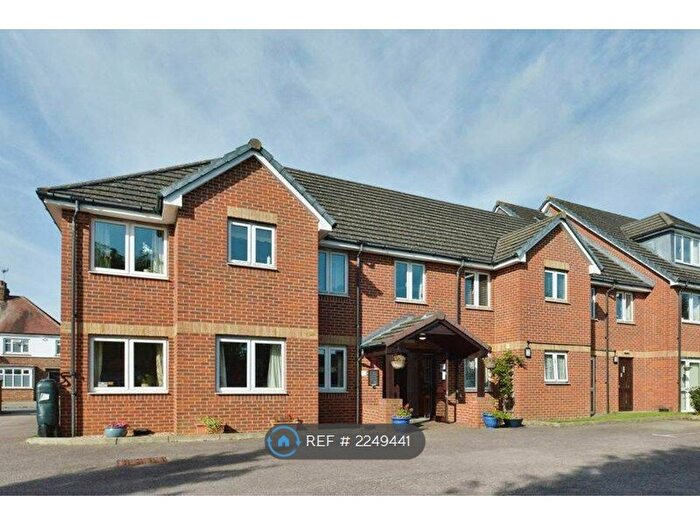 1 Bedroom Flat To Rent In Bagshot Court, Bletchley, Milton Keynes, MK2