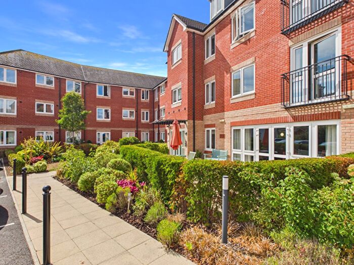 1 Bedroom Flat For Sale In South Lawn, Sidford, EX10