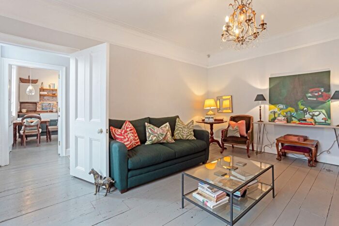 2 Bedroom Flat To Rent In Empstead Court, Henley-On-Thames, RG9