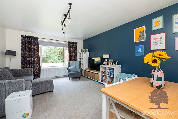 2 Bedroom Flat To Rent In Albion Road, Sutton, SM2