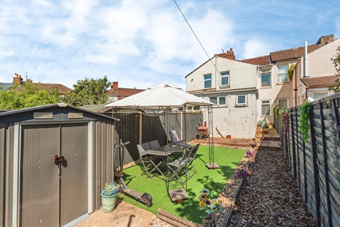 3 Bedroom Terraced House For Sale In Somerset Terrace, Freemantle, Southampton, Hampshire, SO15