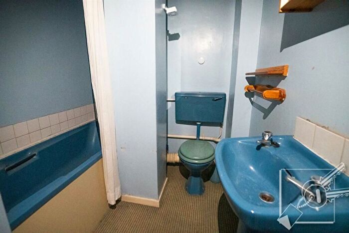1 Bedroom Flat For Sale In Dover Road East, Gravesend, DA11